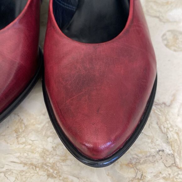 Everybody by BZ Moda Retro Leather Pumps - Picture 12 of 14